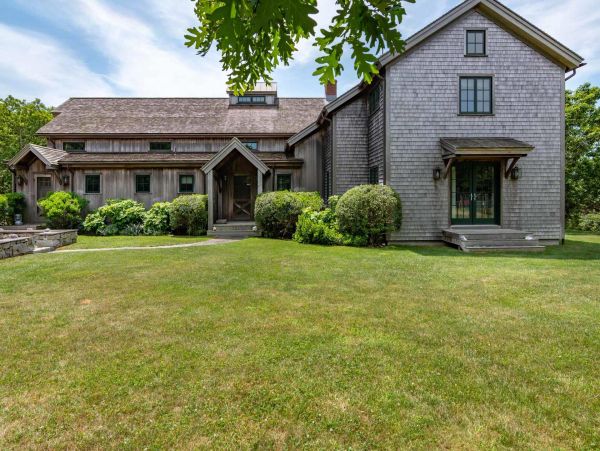 Cape Cod Home 994654