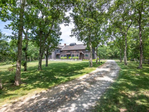 Cape Cod Home 994654