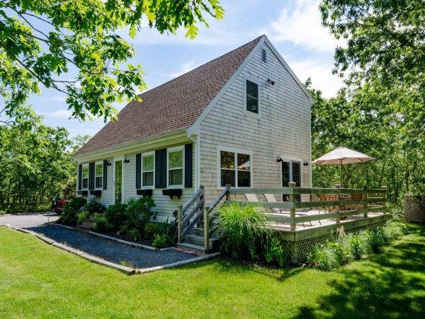 Cape Cod Home 994655