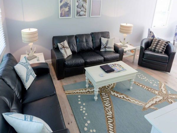 Cape Cod Home 994655