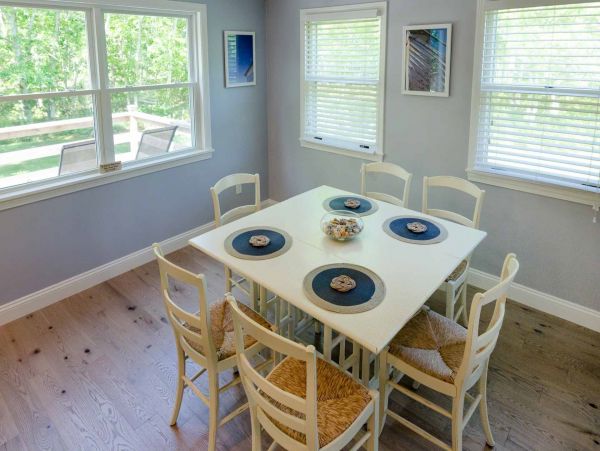 Cape Cod Home 994655