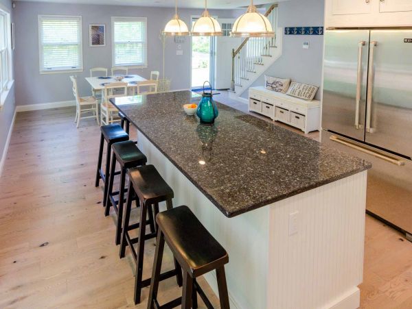 Cape Cod Home 994655