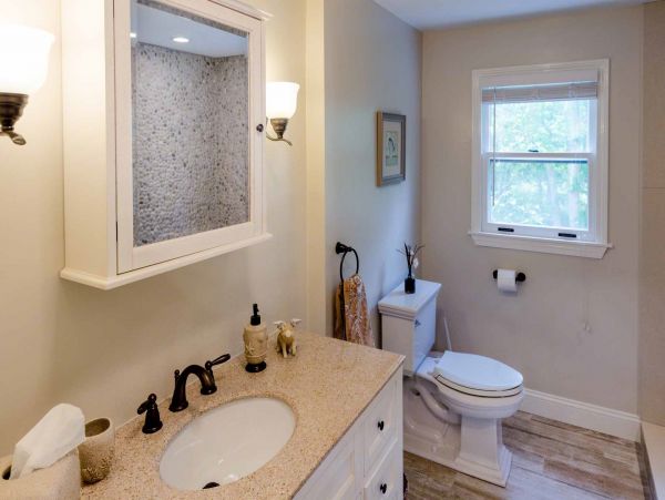 Cape Cod Home 994655