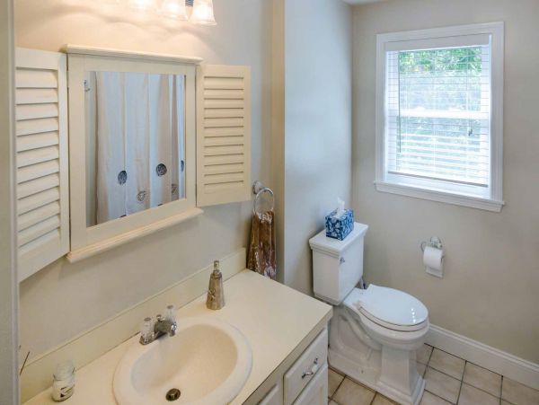 Cape Cod Home 994655