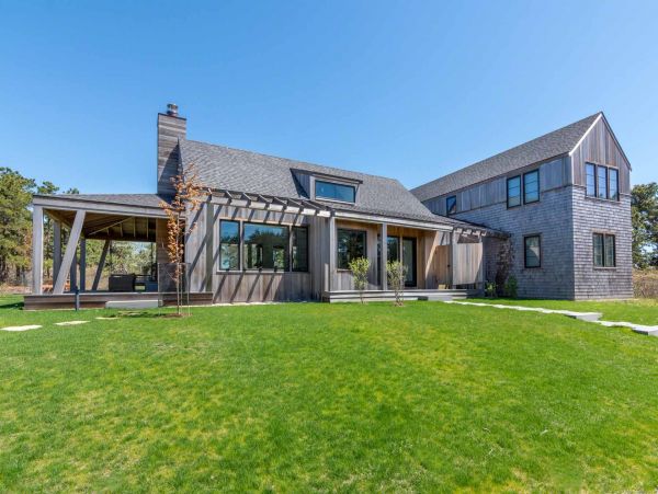 Cape Cod Home 994656