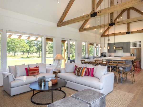 Cape Cod Home 994656