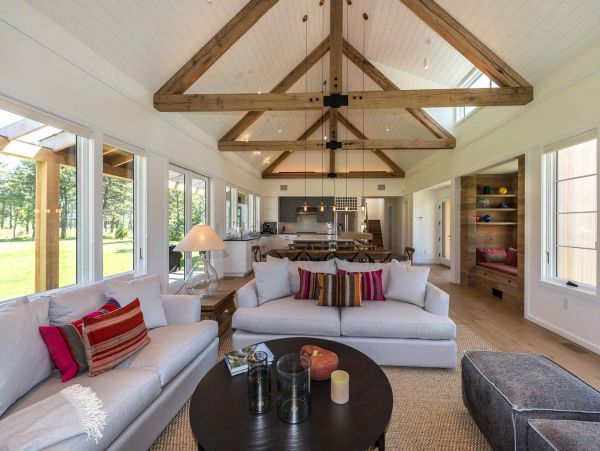Cape Cod Home 994656