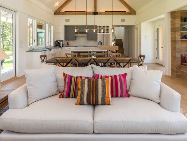 Cape Cod Home 994656