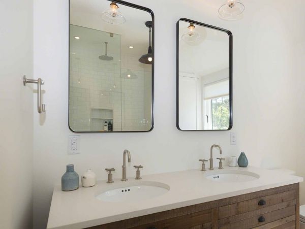 Cape Cod Home 994656