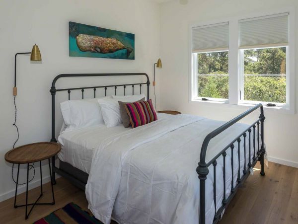 Cape Cod Home 994656