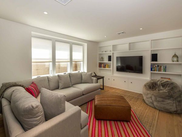 Cape Cod Home 994656