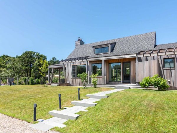 Cape Cod Home 994656