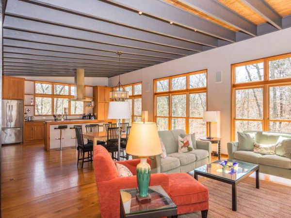 Cape Cod Home 994657