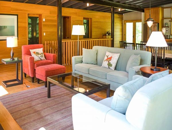 Cape Cod Home 994657