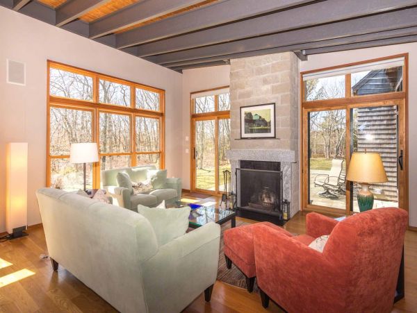 Cape Cod Home 994657
