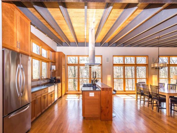 Cape Cod Home 994657