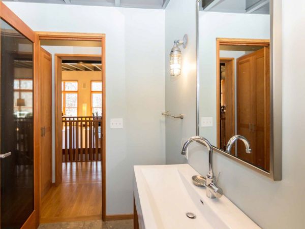 Cape Cod Home 994657
