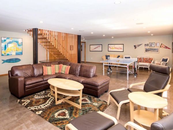 Cape Cod Home 994657