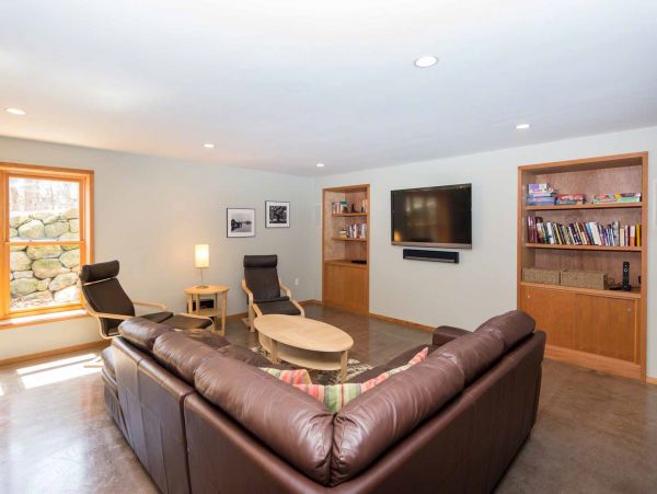 Cape Cod Home 994657