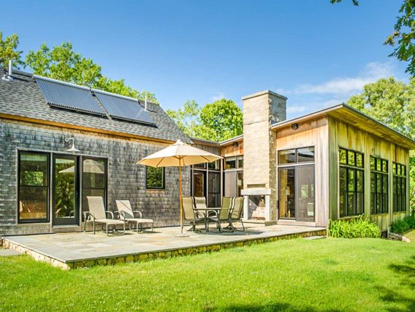 Cape Cod Home 994657