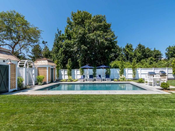 Cape Cod Home 994658