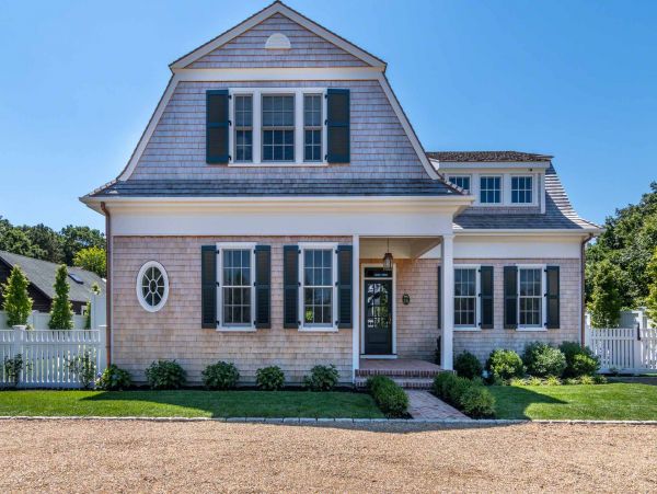 Cape Cod Home 994658