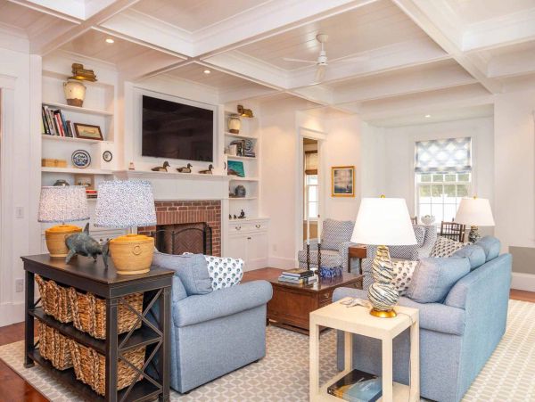 Cape Cod Home 994658