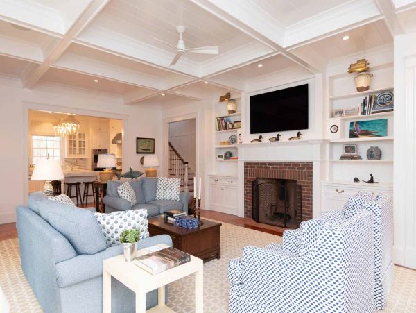 Cape Cod Home 994658