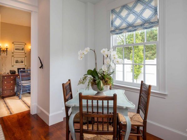 Cape Cod Home 994658