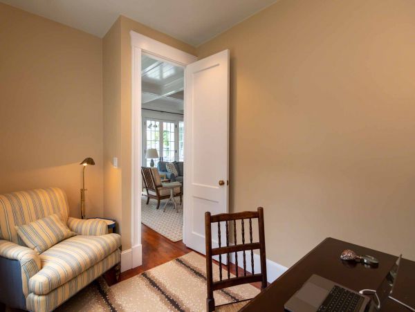 Cape Cod Home 994658