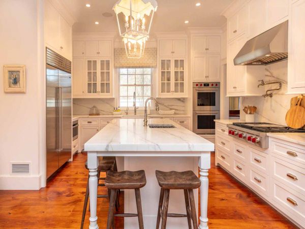 Cape Cod Home 994658