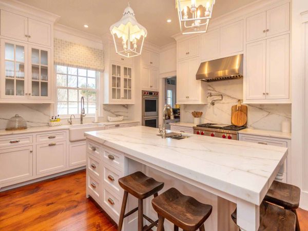 Cape Cod Home 994658