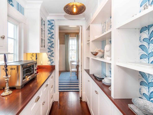 Cape Cod Home 994658