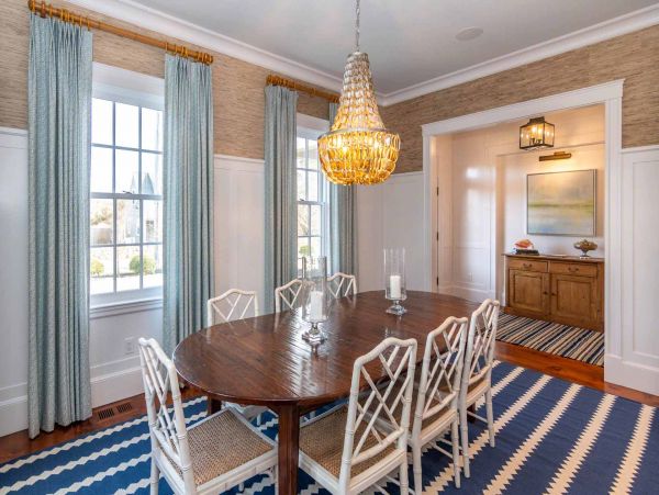 Cape Cod Home 994658