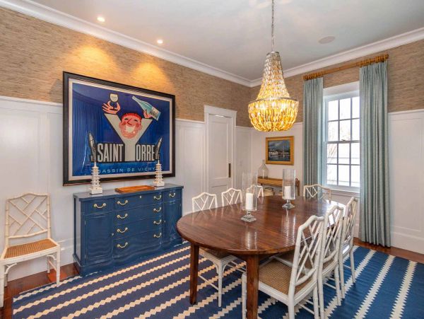 Cape Cod Home 994658