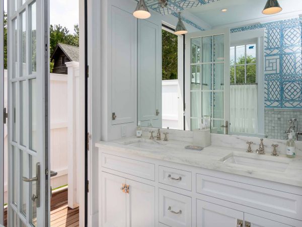 Cape Cod Home 994658