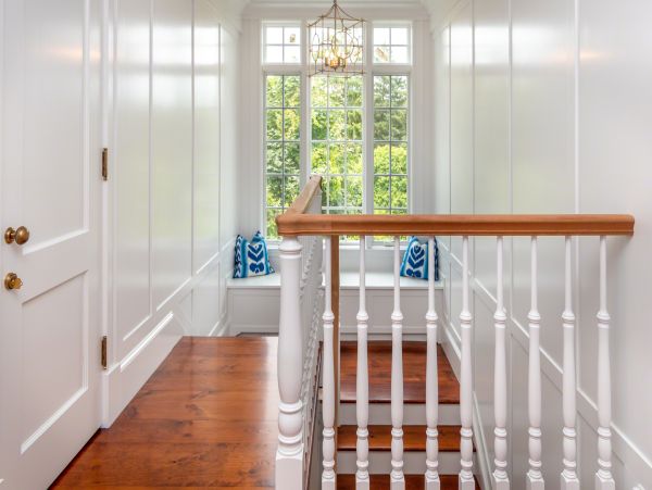 Cape Cod Home 994658