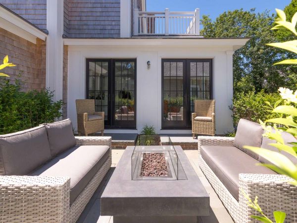 Cape Cod Home 994660