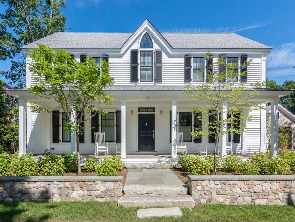 Cape Cod Home 994660