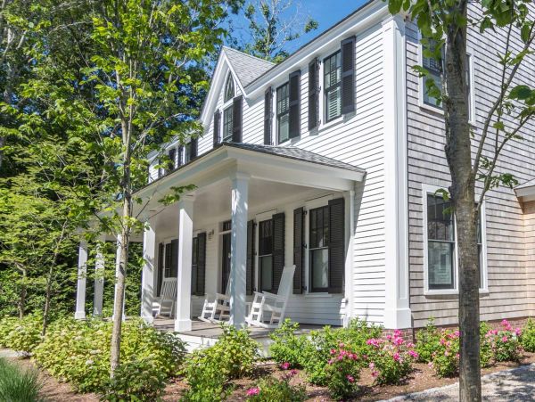 Cape Cod Home 994660