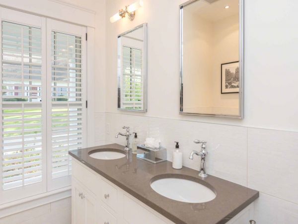 Cape Cod Home 994660