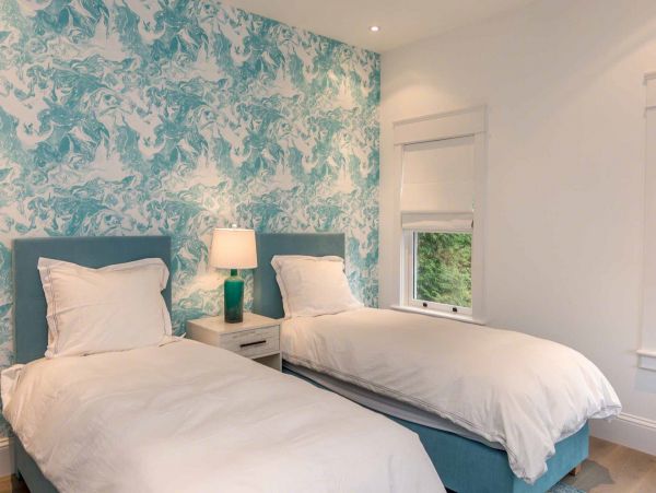 Cape Cod Home 994660