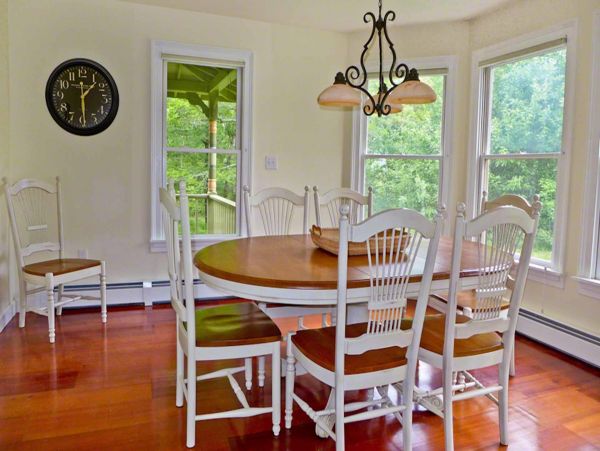 Cape Cod Home 994661