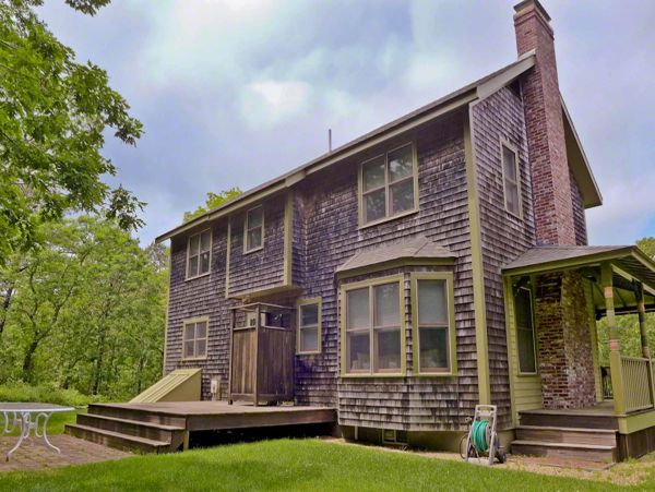 Cape Cod Home 994661