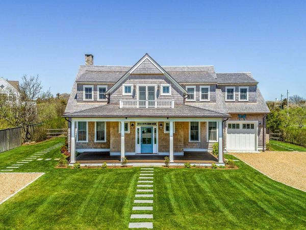 Cape Cod Home 994662