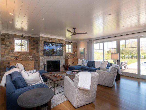 Cape Cod Home 994662