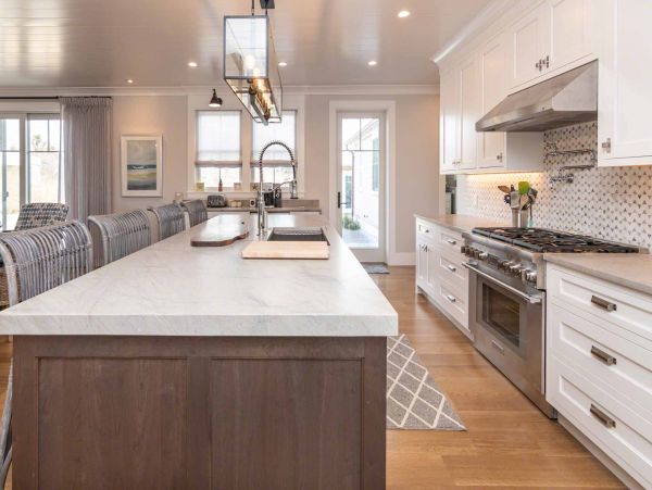 Cape Cod Home 994662