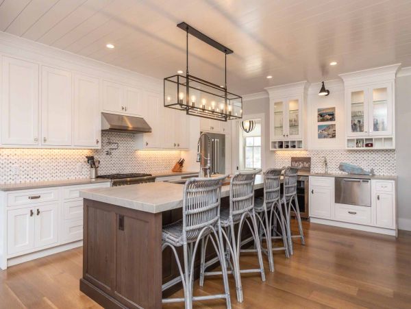 Cape Cod Home 994662