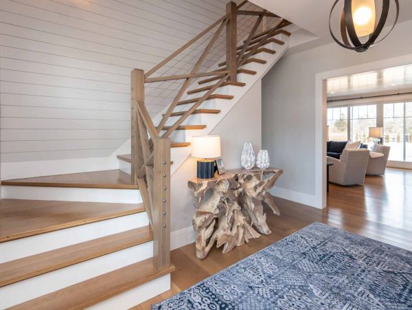 Cape Cod Home 994662