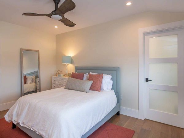 Cape Cod Home 994662